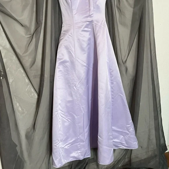 Ladies Formal Dress - Picture 2 of 5